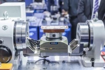 CNC銑刀數(shù)控加工中心丨深孔加工過(guò)程中遇到的問(wèn)題及解決方案