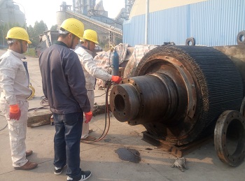 HFCG140-80輥壓機(jī)軸磨損現(xiàn)場(chǎng)修復(fù)
